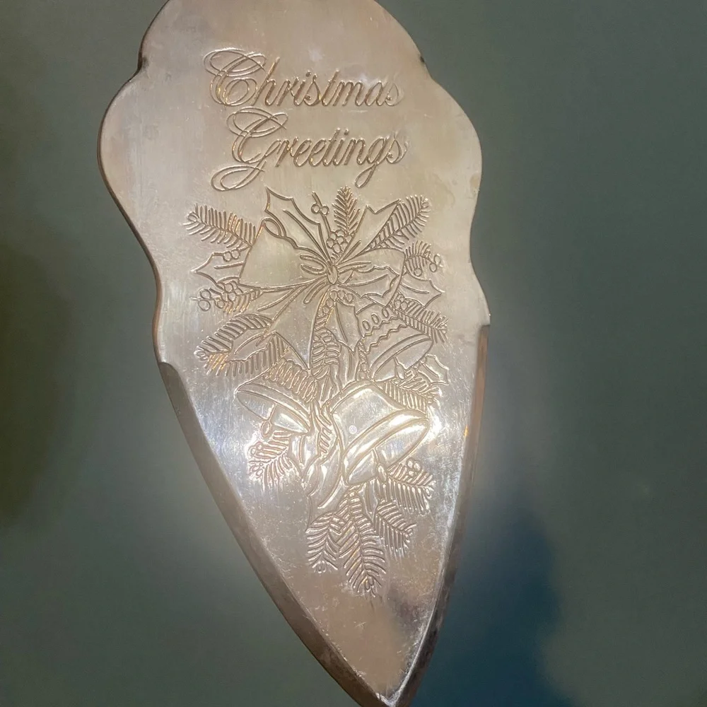 Vintage International Silver Co. “Christmas Greetings” Silver Plate Cake Server